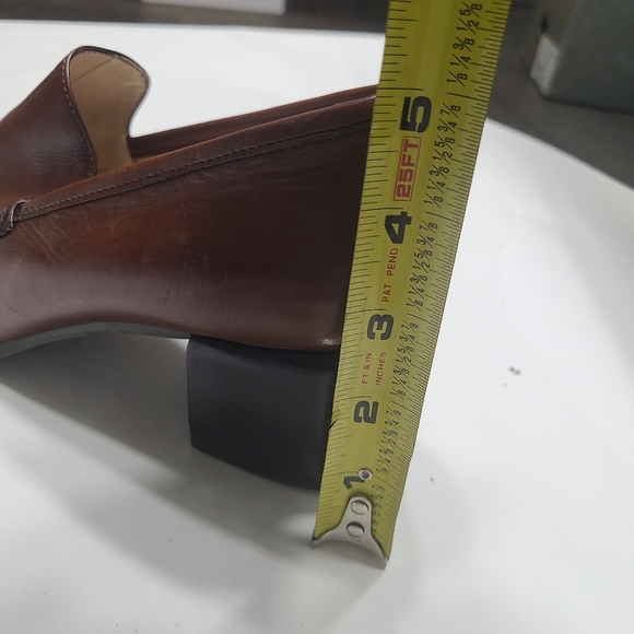 SHOE'S - Picture 4 of 4